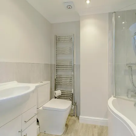 Friar's Corner * Richmond